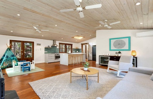 Holgate Casa | Villa Tierra| pool, acreage | Accom Holidays