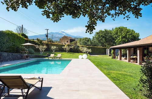 Viagrande Villa | Villa con piscina privada en Viagrande, Sicilia, Italia para 7 personas