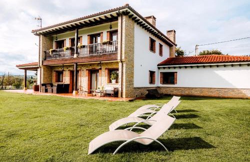Las Campas y San Claudio Casa | Villa Tiviti