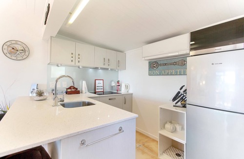 Waiheke Island Apartamento | Una estancia pintoresca y acogedora en la isla Waiheke.