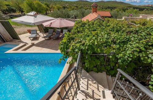 Benkovac Villa | Villa Torine ZadarVillas
