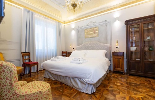 Sant' Ambrogio Cama Y Desayuno | Villa Tortorelli Entire Villa with Private Pool
