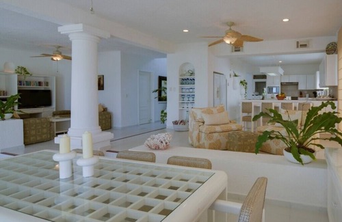 Playa del Secreto Villa | Caribbean Beach Front Villa con piscina privada y personal.