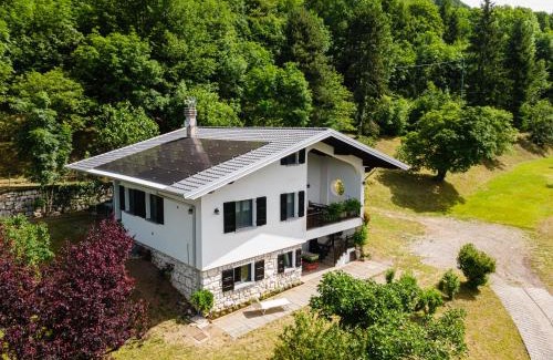 Treviso Bresciano Casa | Villa tra montagna e laghi 14 posti