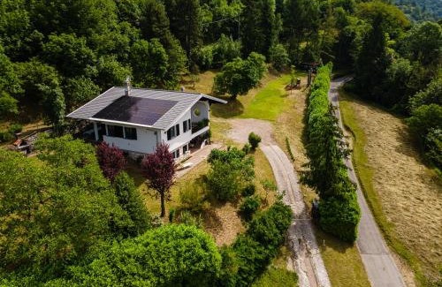 Treviso Bresciano Casa | Villa tra montagna e laghi 14 posti