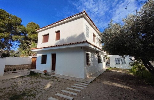 Calafat Casa | Villa con Piscina Privada y Encanto: Relájate con Vista al Mar en la Costa Dorada