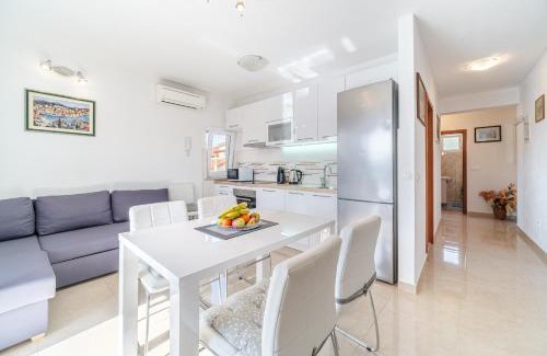 Milna (Brac) Apartamento | Villa Trebotić