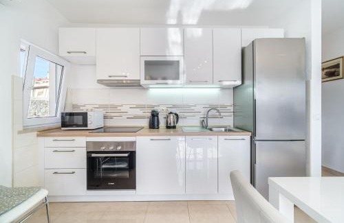 Milna (Brac) Apartamento | Villa Trebotić