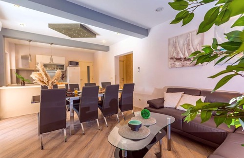 Dugi Rat Villa | Villa Tropicana - Seis Habitaciones Villa, Capacidad 12