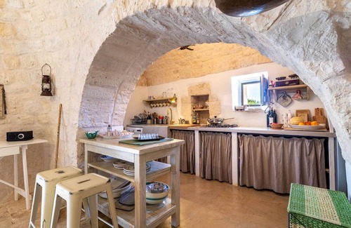 Cisternino Villa | Villa Trulli Colle Specchia con piscina, jardín y terraza descubierta