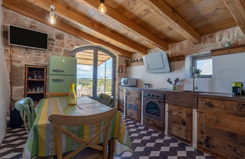 Putignano Villa | Villa 'Trulli Tower' con piscina, jardín, terraza y Wi-Fi