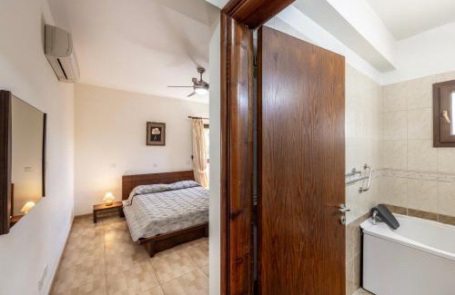 Argaka Villa | Villa Tsikkos Tria