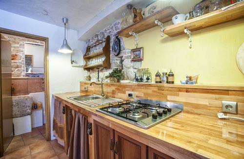 Cove Donja Krusica (Donje selo) Villa | Villa Tudor en la isla Šolta