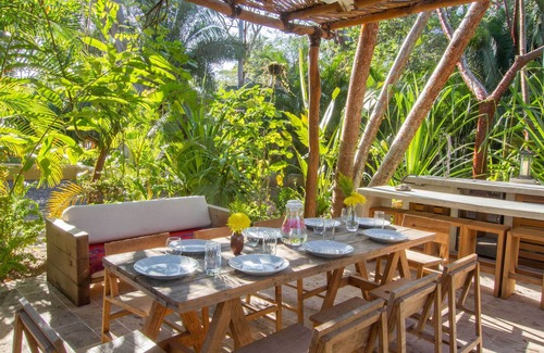 Chacala Villa | Villa Tutu con selva y vistas al mar, 8,600sqf de jardines, dormir 12