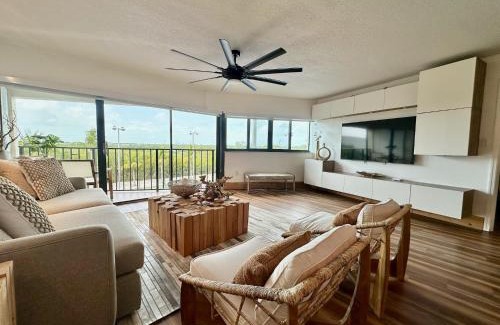 Key Largo Apartamento | Villa Valbuena Gem Key Largo 2 Kings Marina Pickleball Tennis 3 Pools Remodeled 2025