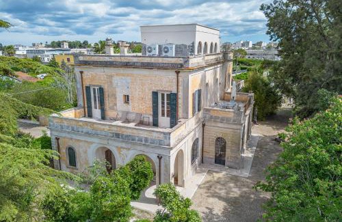 Galatina Apartamento | Villa Vallone Luxury With Pool - Happy Rentals