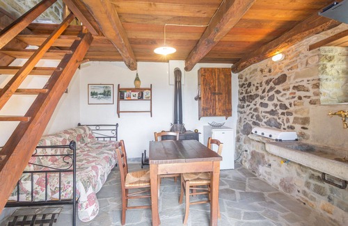 Sansepolcro Casa | Villa Vallorsaia con piscina privada, vista al lago, sin vecinos