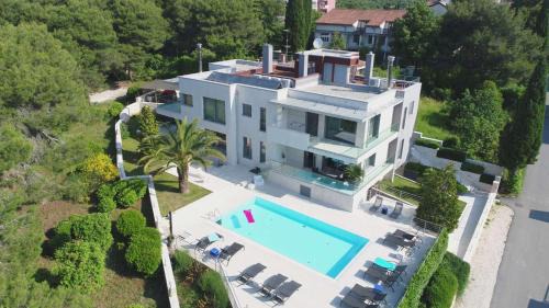 Borik Apartamento | Villa Valsavia-apartment Monsena with pool and SPA
