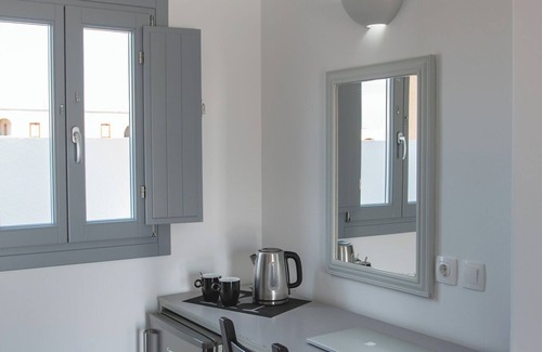 Perissa Hotel | Villa Valvis