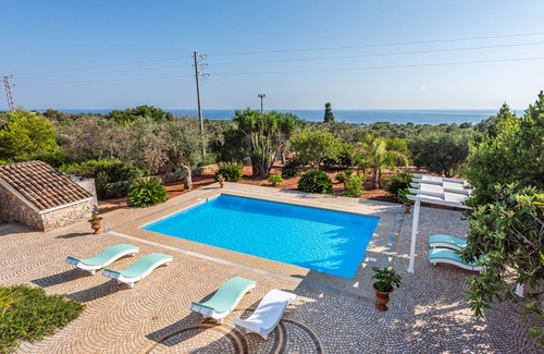 Marina di Felloniche Villa | Villa "Vanessa" con vistas al mar, piscina privada y Wi-Fi