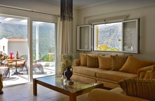 Kavallos Casa | VILLA VASO 3bd,2ba,luxury and peace,great lake views