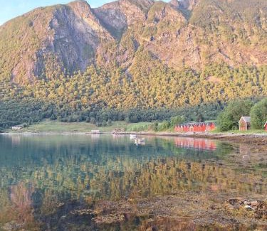 Nesset Casa | Villa ved sjøen og fjellene