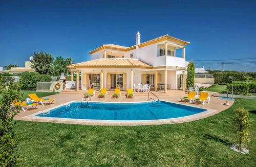 Castelo Villa | 200 m² Villa ∙ 4 habitaciones ∙ 8 personas