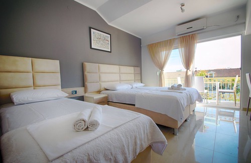 Maini Casa | Villa Velzon Guesthouse
