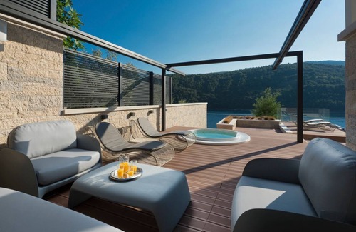 Rasa Villa | Villa Venera - Cinco Habitaciones Villa, Capacidad 10