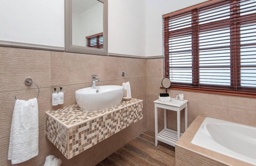 Westcliff Casa | Villa Venusta