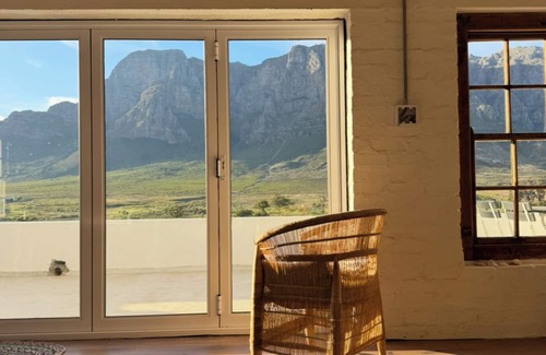 Pniel Apartamento | Villa Verde, farm stay in the Cape Winelands with views for days.