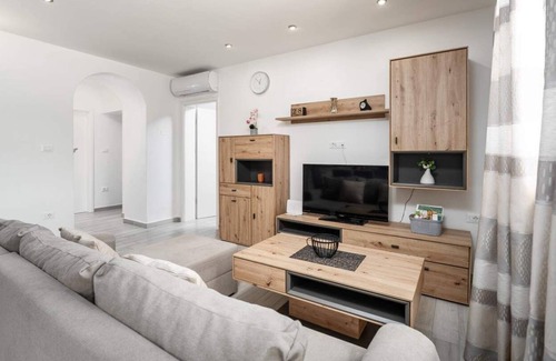 Gondolici Casa | Villa Veronica (96743-K1) - Labin