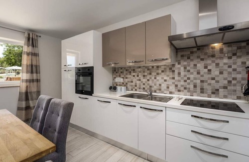 Gondolici Casa | Villa Veronica (96743-K1) - Labin