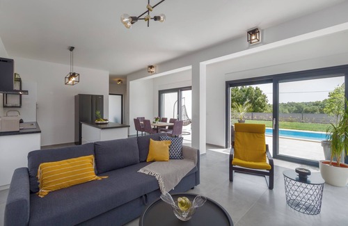 Fiorini Villa | Villa Luna con piscina y gran patio