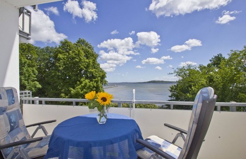 Lauterbach Apartamento | Villa Vilmblick - 2-room vacation apartment with sea view from the balcony - Villa
