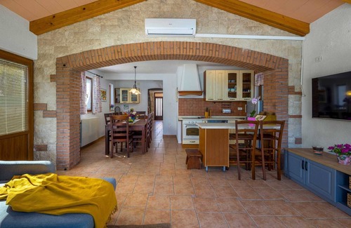 Nedescina Villa | Villa Vinci