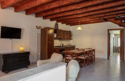 Riola Sardo Villa | Villa Vintage con giardino e palestra