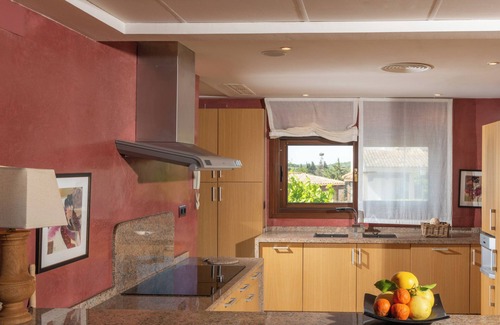 Benalup-Casas Vieja Casa | Villa Violeta con piscina, jardín y Wi-Fi