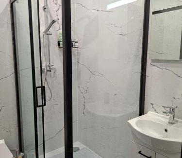 Gniezno Cama Y Desayuno | Villa Vip pokoje,śniadanie,Apartament kinowy