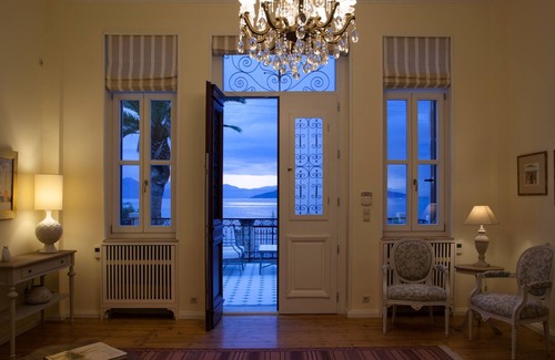 Aegina Villa | Villa Vithania, una lista de patrimonio, casa de lujo en Egina.