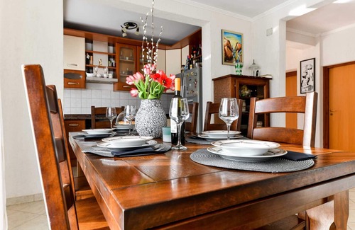 Tinj Villa | Villa Vito with large pool, jacuzzi and children's pool