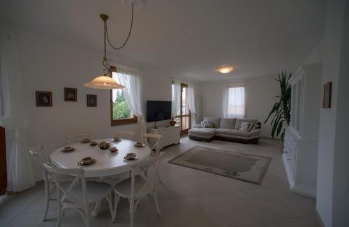 Erba Apartamento | Villa Vittoria