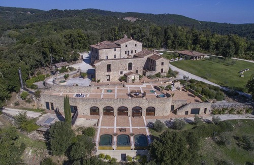 Monticiano Villa | Villa en Iesa con 14 habitaciones, capacidad 27