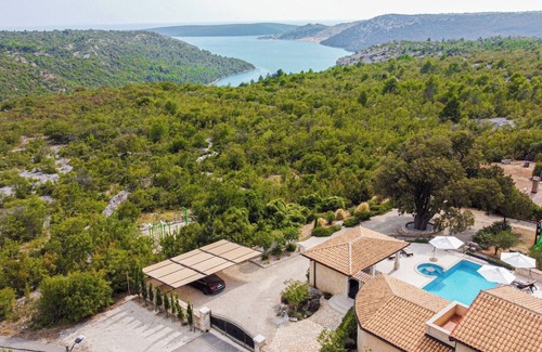 Trgetari Villa | Villa Vlacich by Istrabook