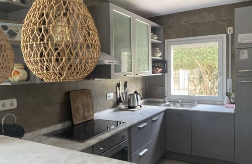 Pals Villa | Villa Vuelta, espaciosa casa con piscina privada