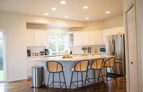 McMinnville Casa | Villa w Hot Tub Firepit Game Room and EV Charger!