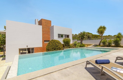 Montes de Alvor Villa | Villa w/ pool & BBQ for relaxing days, Alvor