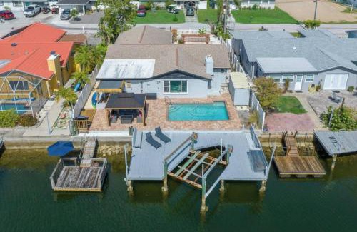 Hudson Beach Estates Casa | Villa Walk to Beach, Pool & Games Great for Family Vacations