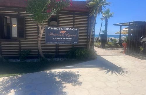 Laura Casa | Villa Wanda a 300 mt dal mare