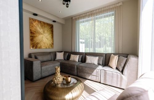 Waarland Casa | Villa Watergloed a stylish, brand new holiday home for 16 people